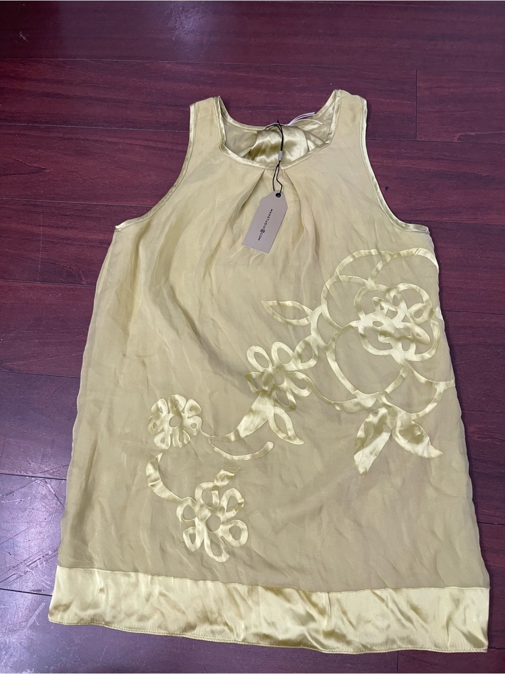 Max Studio Pale Yellow Sleeveless Floral Appliqué Tank